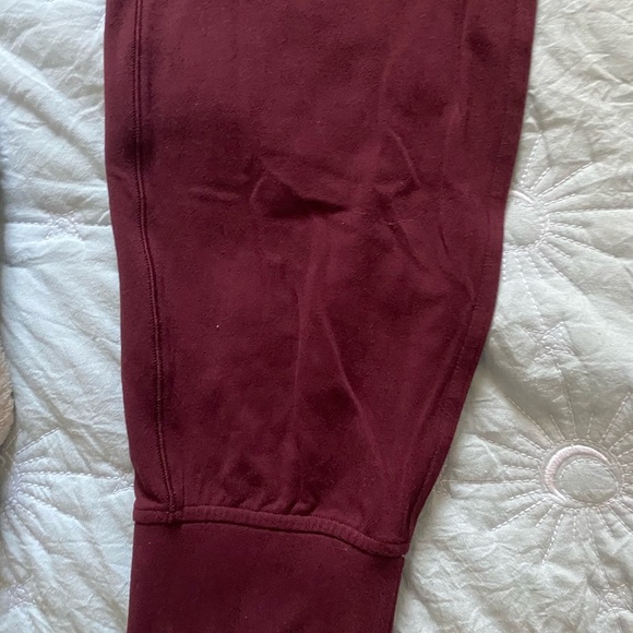 Lululemon burgundy Jogger Pants size 8 for women’s - Picture 8 of 12